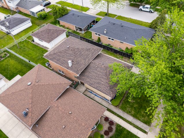 8737 S 50th Avenue, Oak Lawn, IL 60453