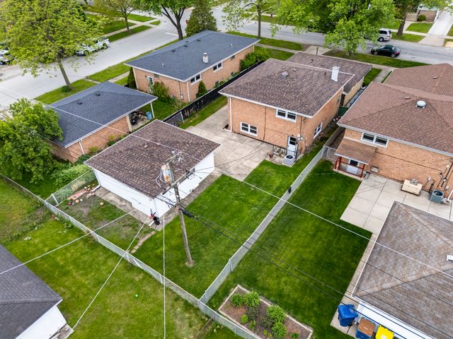 8737 S 50th Avenue, Oak Lawn, IL 60453
