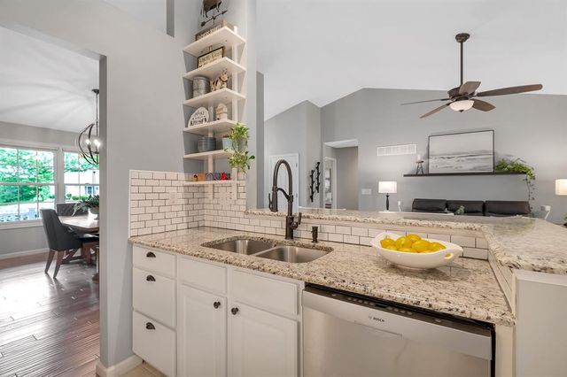 4305 Bedford Oaks Court, Wentzville, MO 63385