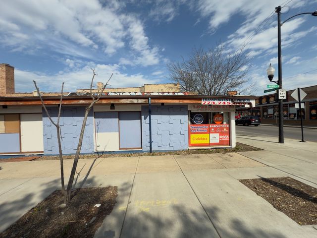 5724 W Diversey Avenue, Chicago, IL 60639