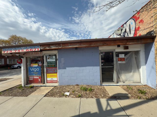 5724 W Diversey Avenue, Chicago, IL 60639