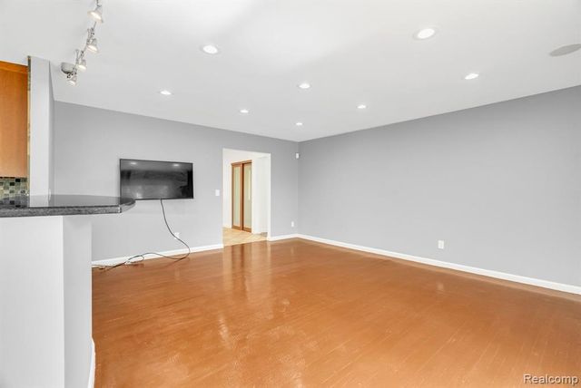 36939 Heatherton Drive, Farmington, MI 48335