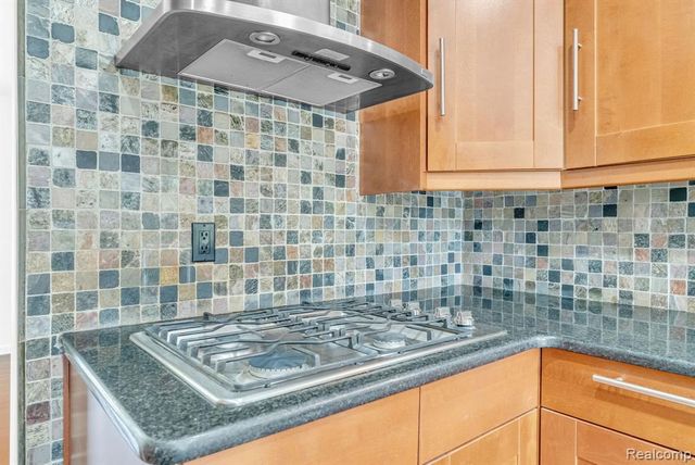 36939 Heatherton Drive, Farmington, MI 48335