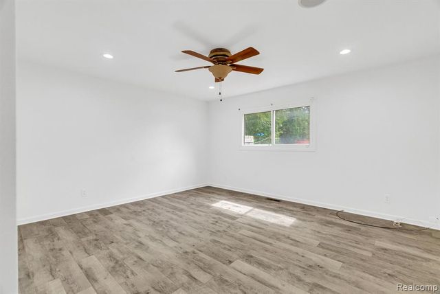 36939 Heatherton Drive, Farmington, MI 48335