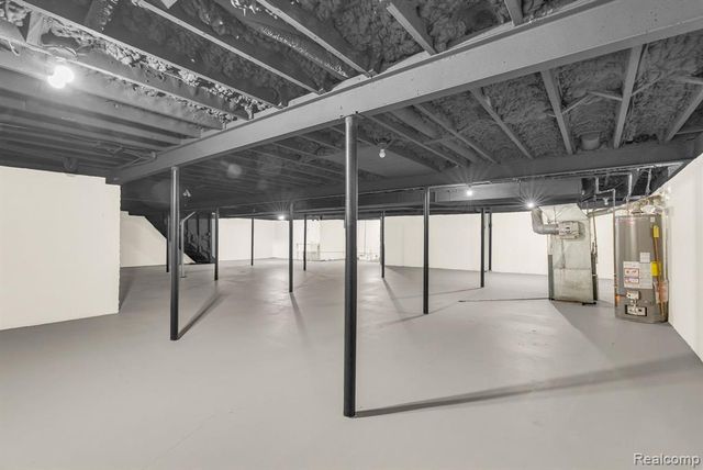 36939 Heatherton Drive, Farmington, MI 48335