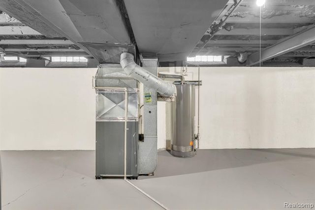 36939 Heatherton Drive, Farmington, MI 48335