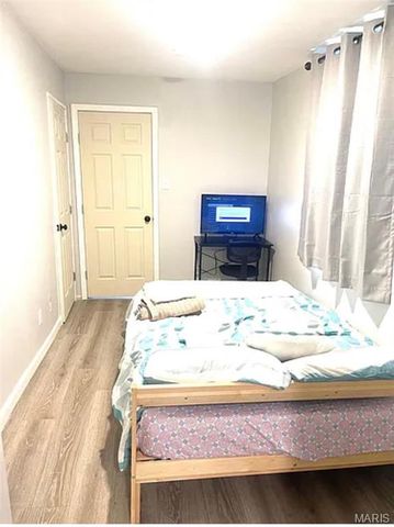 6828 Magnolia Avenue, St Louis, MO 63143