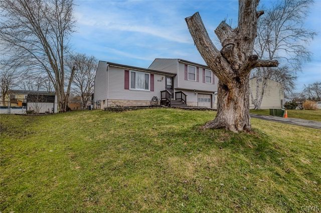 8238 Lucchesi Drive, Clay, NY 13041