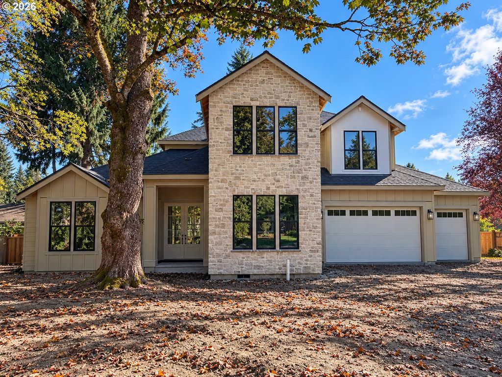 4581 Calaroga Dr, West Linn, OR 97068