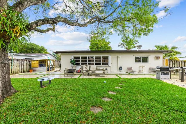 1700 N 48th Ave, Hollywood, FL 33021