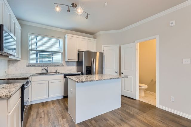 301 E Lamar Street 14, Mckinney, TX 75069