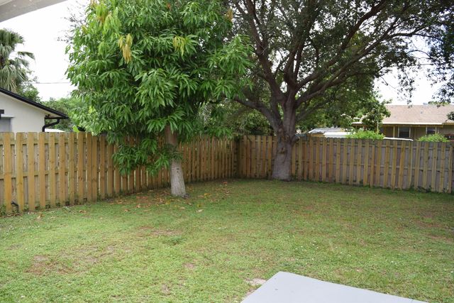425 PERRY Avenue, Greenacres, FL 33463