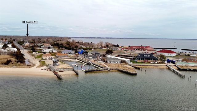 81 Foster Avenue, Hampton Bays, NY 11946