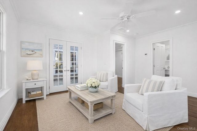 81 Foster Avenue, Hampton Bays, NY 11946