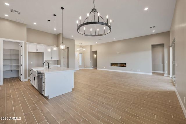 15900 E LONE FOX Trail, Dewey, AZ 86327