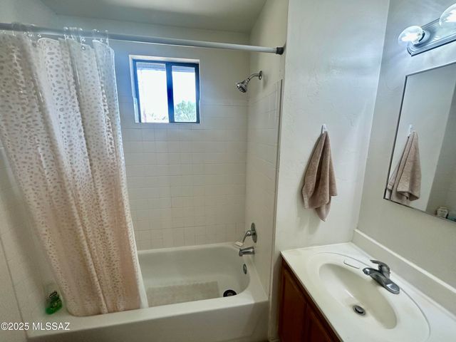 350 N Silverbell Rd Apt 144, Tucson, AZ 85745