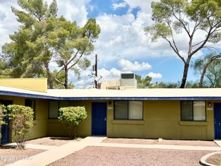 350 N Silverbell Rd Apt 144, Tucson, AZ 85745