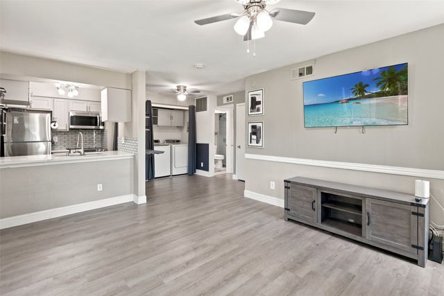 7621 McCallum Boulevard 110, Dallas, TX 75252