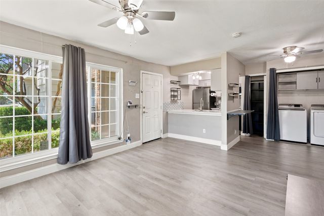 7621 McCallum Boulevard 110, Dallas, TX 75252