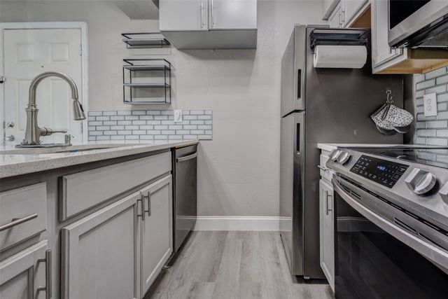 7621 McCallum Boulevard 110, Dallas, TX 75252