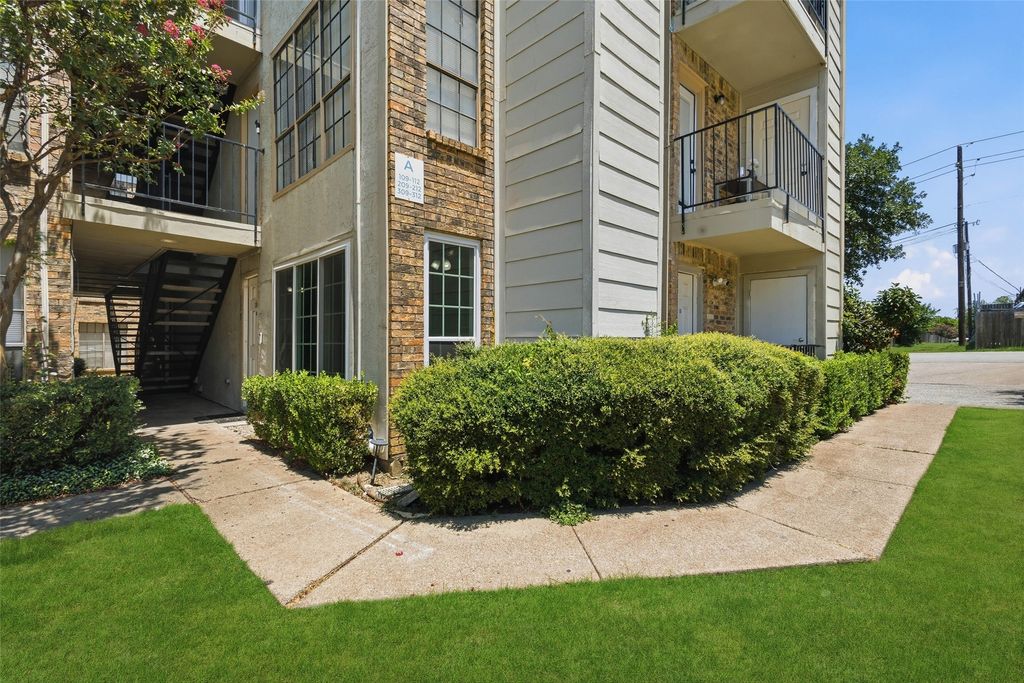 7621 McCallum Boulevard 110, Dallas, TX 75252