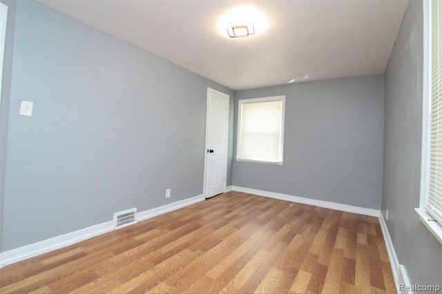 11561 Nottingham Road, Detroit, MI 48224