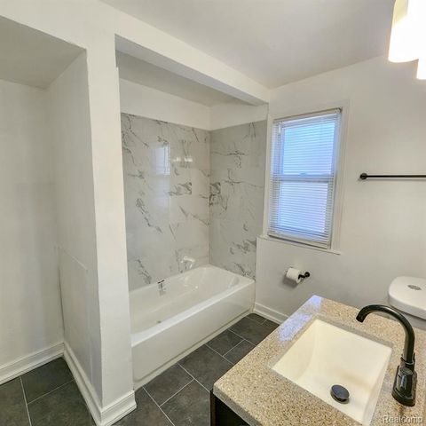 11561 Nottingham Road, Detroit, MI 48224