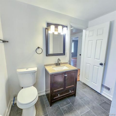 11561 Nottingham Road, Detroit, MI 48224