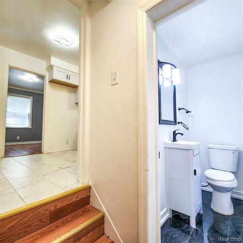 11561 Nottingham Road, Detroit, MI 48224