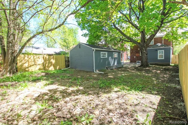 11561 Nottingham Road, Detroit, MI 48224