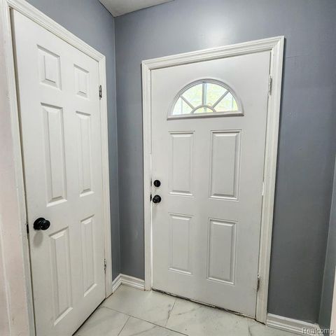 11561 Nottingham Road, Detroit, MI 48224
