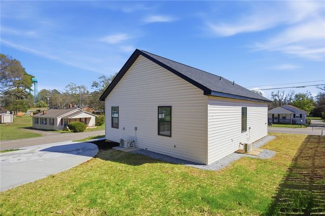 216 S Stribling Street, Seneca, SC 29678