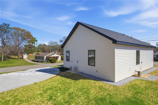 216 S Stribling Street, Seneca, SC 29678