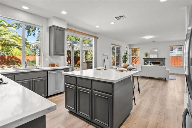 402 Payton Ct, Tracy, CA 95377