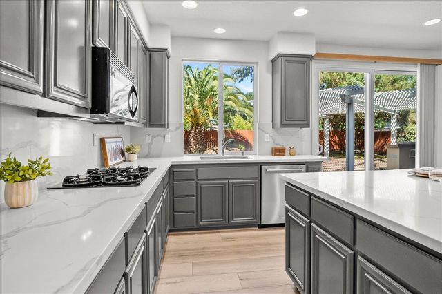 402 Payton Ct, Tracy, CA 95377