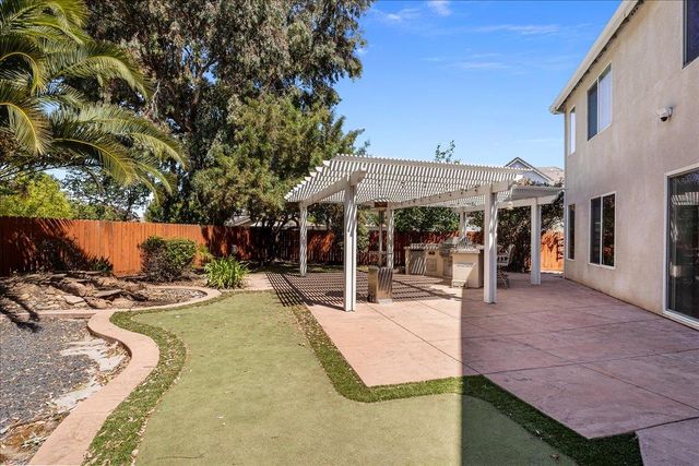 402 Payton Ct, Tracy, CA 95377