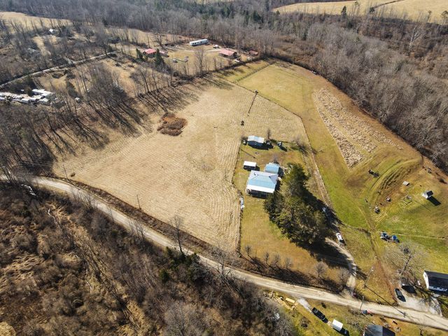 9999 Hensley Road, East Bernstadt, KY 40729