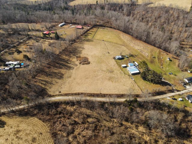 9999 Hensley Road, East Bernstadt, KY 40729