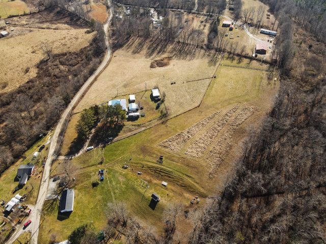 9999 Hensley Road, East Bernstadt, KY 40729