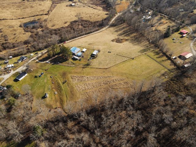 9999 Hensley Road, East Bernstadt, KY 40729