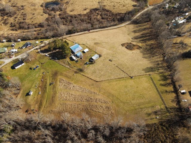 9999 Hensley Road, East Bernstadt, KY 40729