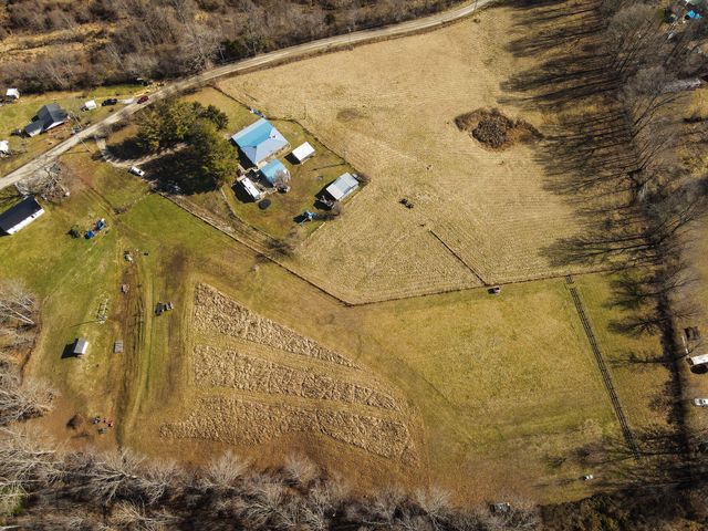 9999 Hensley Road, East Bernstadt, KY 40729