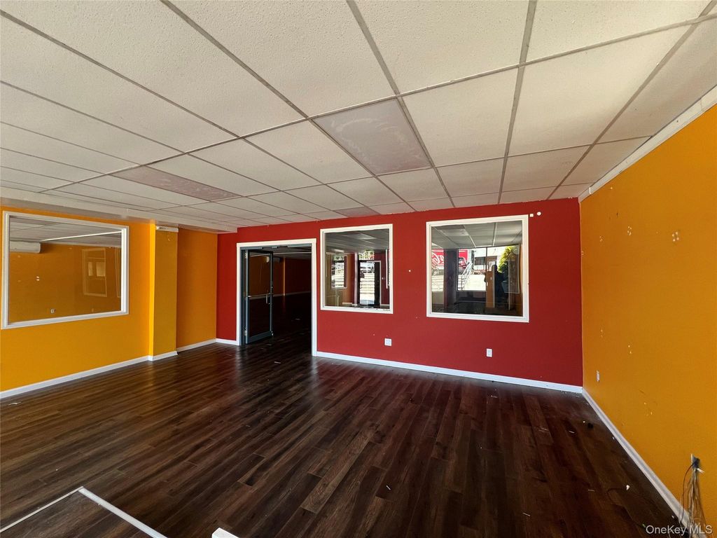190-218 Glen Street Glen Street 192 Lower, Glen Cove, NY 11542 — photo 3
