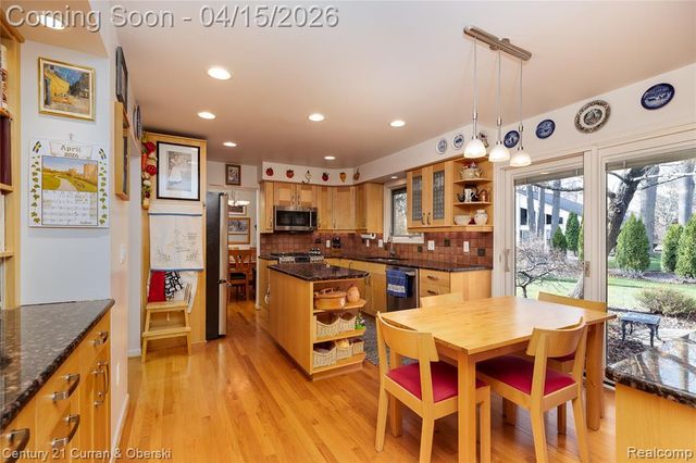 2695 Ronald Drive, Troy, MI 48085