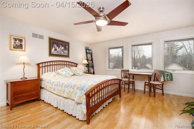 2695 Ronald Drive, Troy, MI 48085