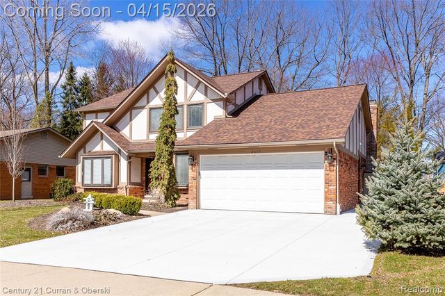 2695 Ronald Drive, Troy, MI 48085