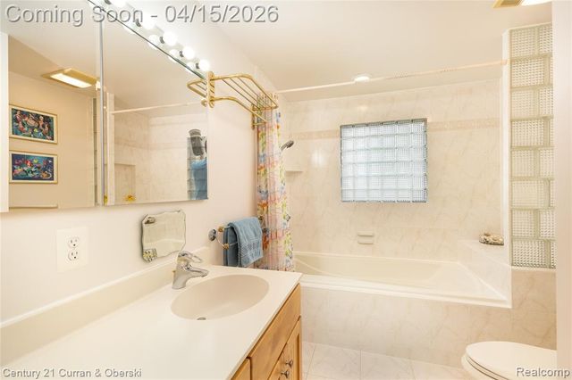 2695 Ronald Drive, Troy, MI 48085