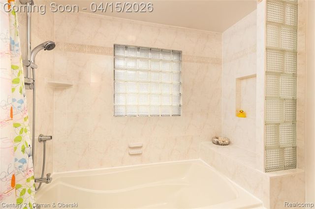 2695 Ronald Drive, Troy, MI 48085