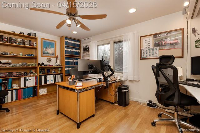 2695 Ronald Drive, Troy, MI 48085