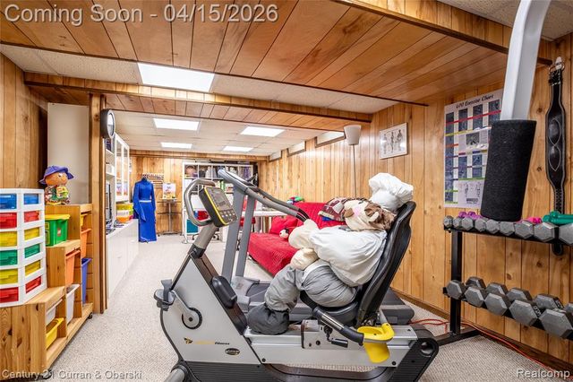 2695 Ronald Drive, Troy, MI 48085